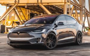 Tesla Model X 75D on ADV.1 Wheels (ADV08 FLOWSPEC) 2019 года